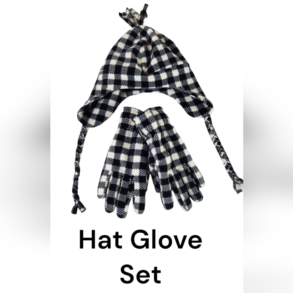 Buffalo Plaid Hat and Gloves Set. Size OS